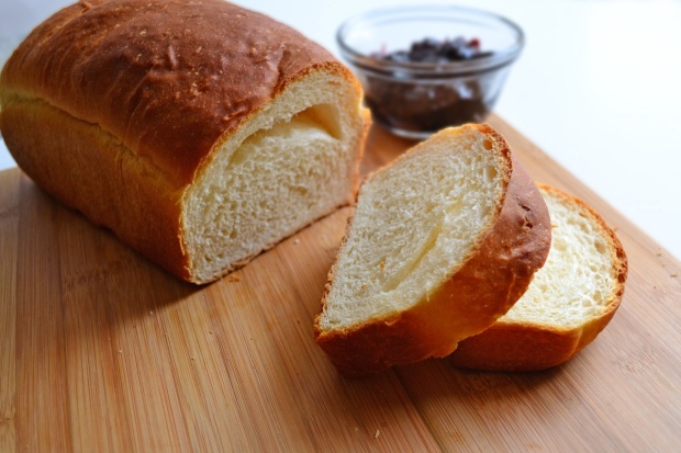 Sliced sandwich bread